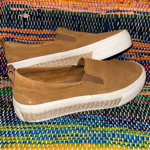 Sperry Women’s size 8.5 Crest Resort Toe Platform Slip on